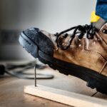 Toughness and anti-perforation are two key words for the world of work footwear