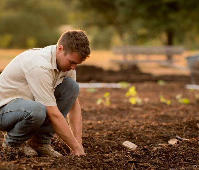 FOOTWEAR FOR FARMERS: comfort, safety and resistance are the three fundamental pillars