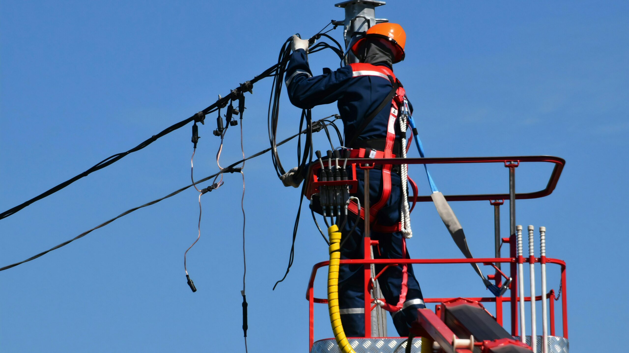 dielectric shoes | shoestechnologies 