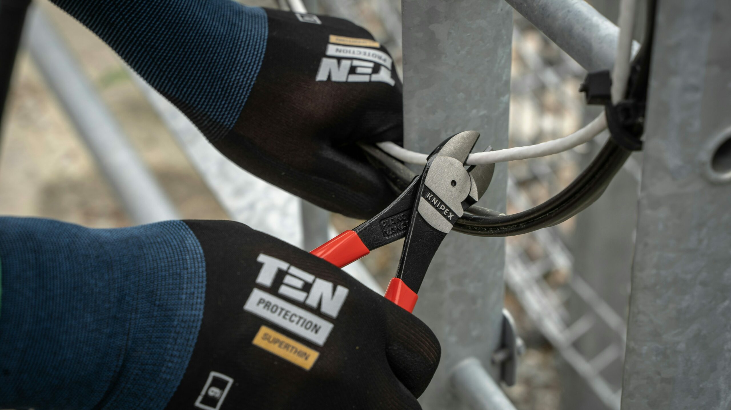 dielectric shoes | shoestechnologies 