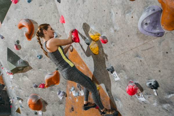 Choosing the best sport climbing shoes: from the gym to the crag